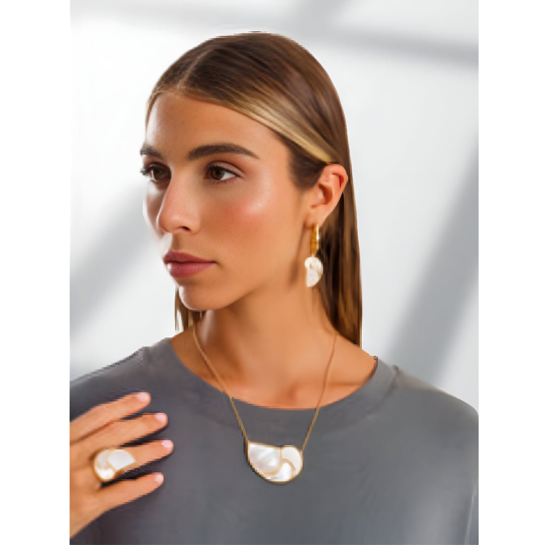 Ayla - Nautilus Aurea Necklace: Mother of Pearl/Gold - Shorely Chic Boutique