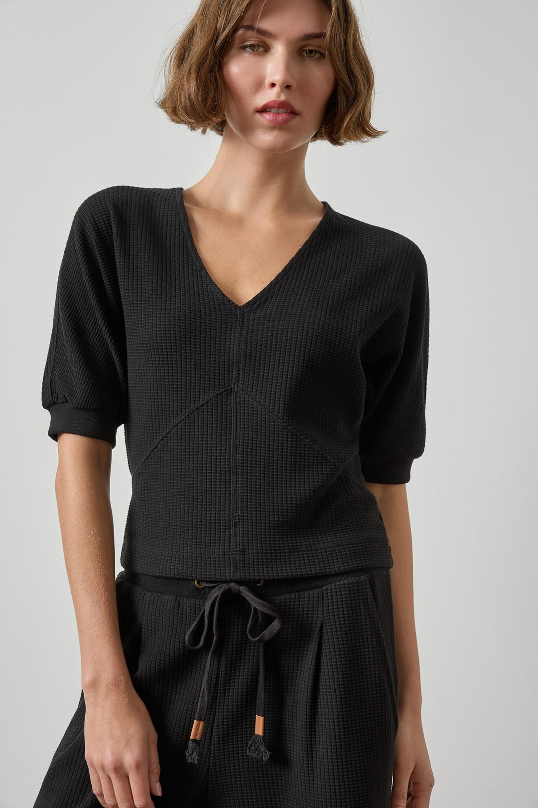 Lilla P - Seamed V-Neck Waffle Top: Black