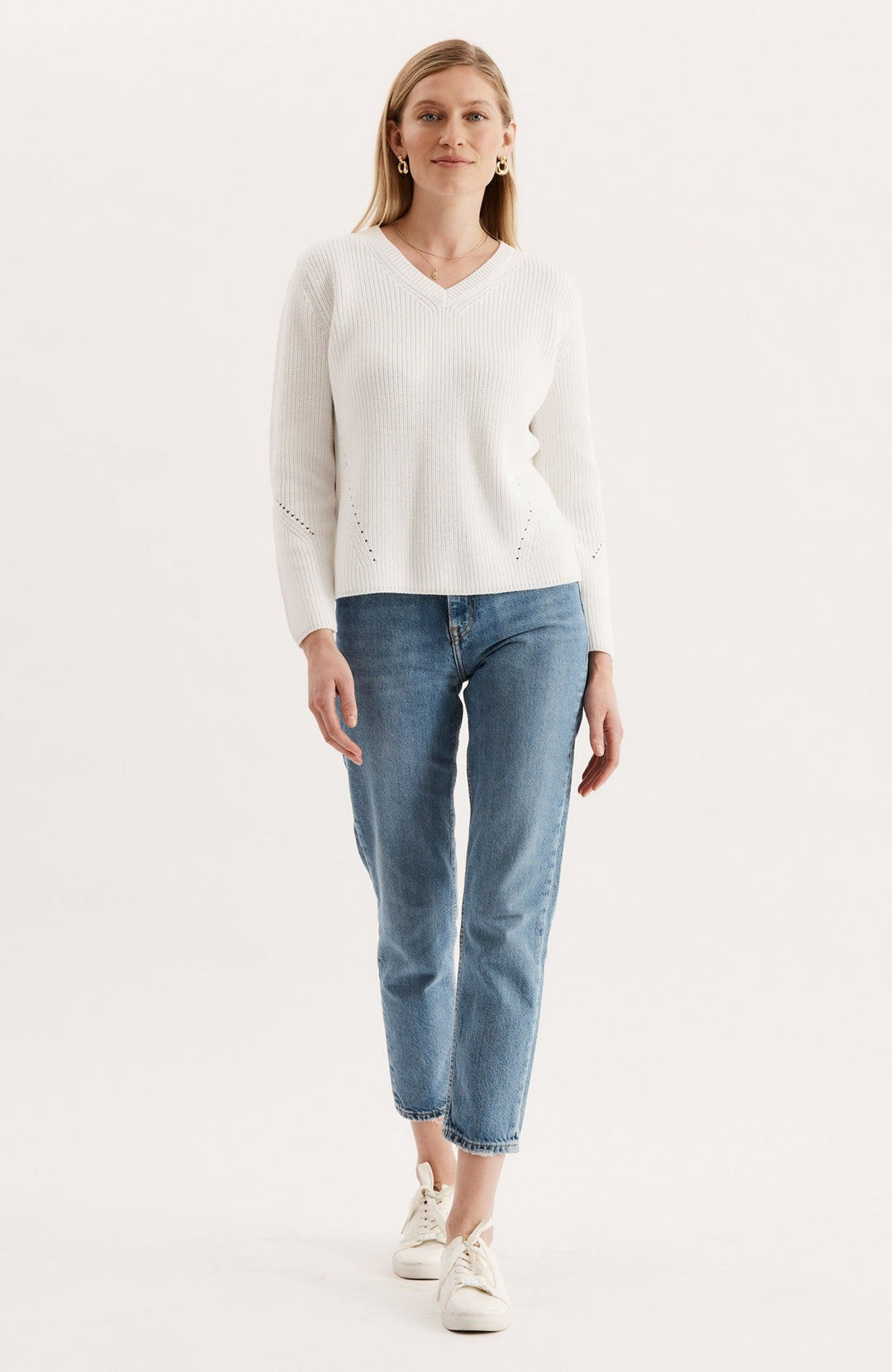 Tyler Boe - Mineral Wash VNeck Shaker Sweater: White - Shorely Chic Boutique