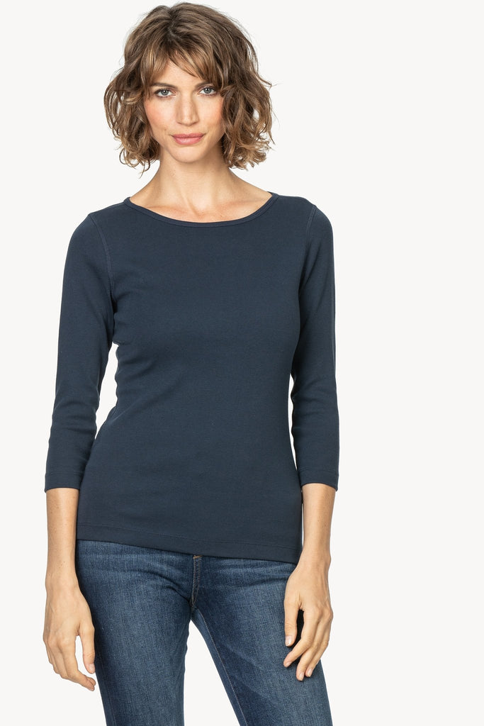 (取寄) リラ P レディース 1X1 リブ 3/4 スリーブ ボートネック トップ Lilla P women 1x1 Rib 3/4 Sleeve Boatneck Top Dark Navy Lilla P - 3/4 Sleeve 1x1 Rib Boatneck - Navy – Shorely Chic